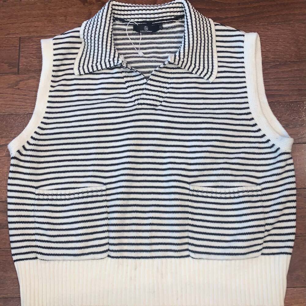 LILLUSORY Black White Striped Sleeveless Sweater Vest Women’s Size‎ XL